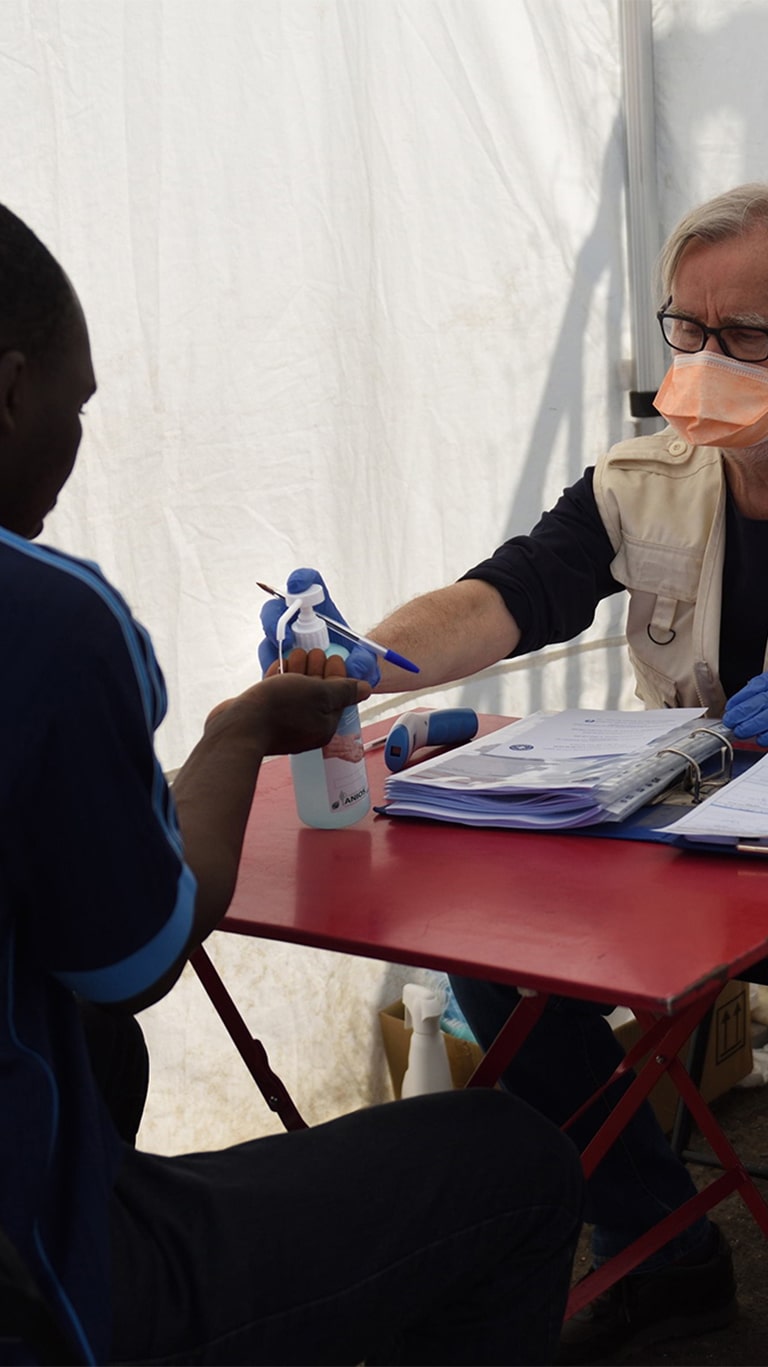 photo vaccin squat de la Seine Aubervilliers mobile