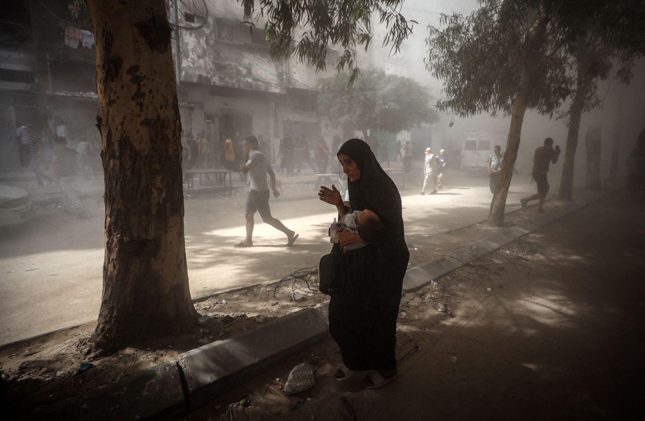 Payer 15$ ses serviettes hygiéniques, couper soi-même son cordon ombilical sous les tirs : Médecins du Monde témoigne du quotidien invivable des femmes et des filles à Gaza